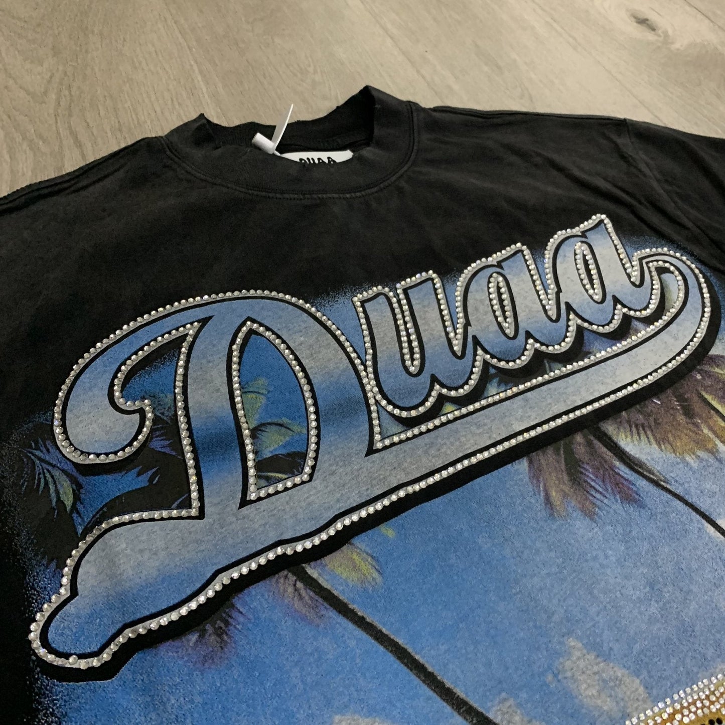 DUAA Destination Car Graphic Short-Sleeve T-Shirt — detail