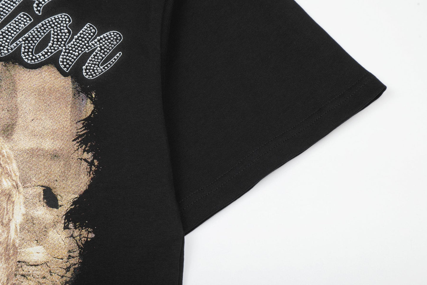 MIXED EMOTION Angel Graphic Short-Sleeve T-Shirt — detail