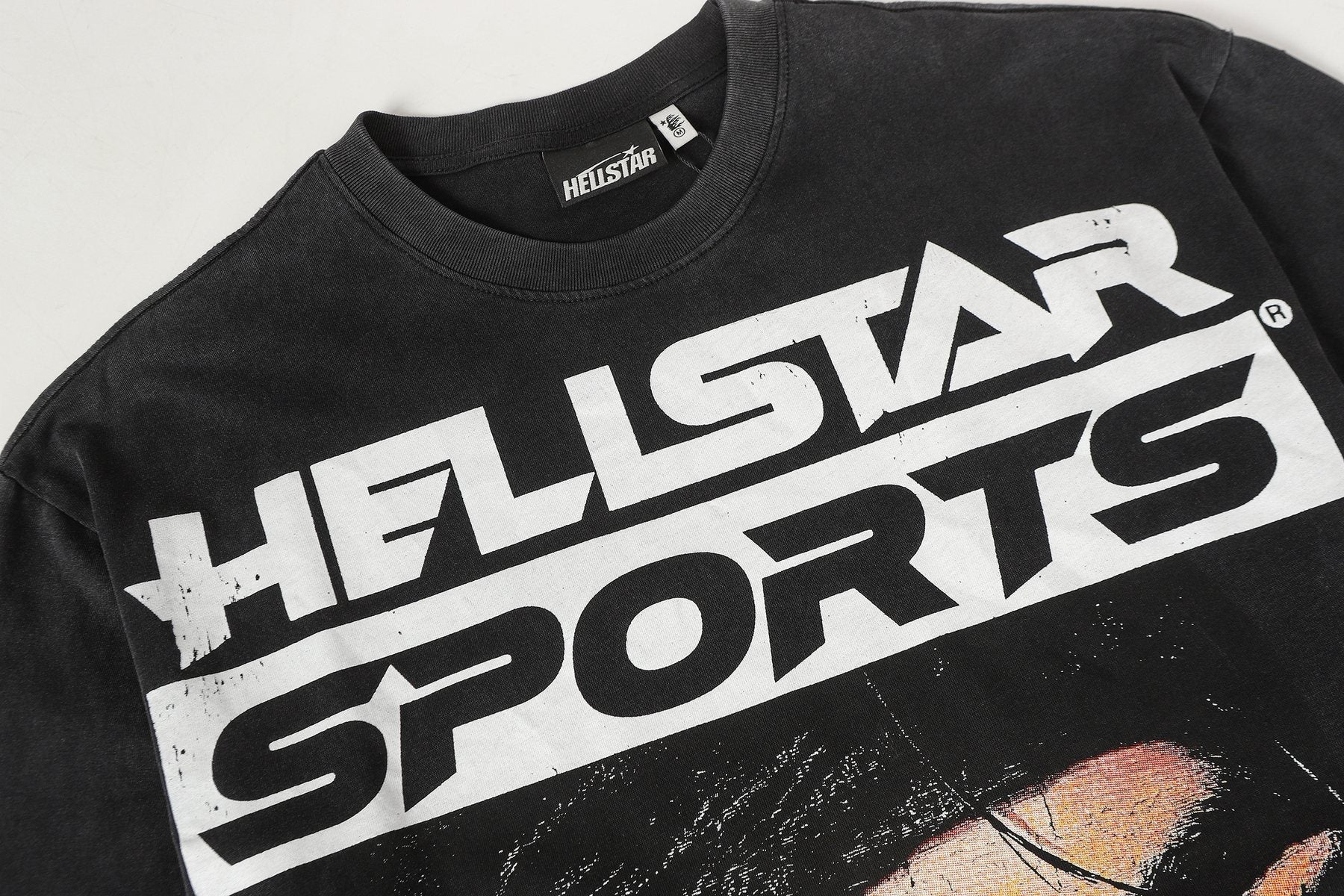 HELISTAR Eye Graphic Short-Sleeve T-Shirt — detail