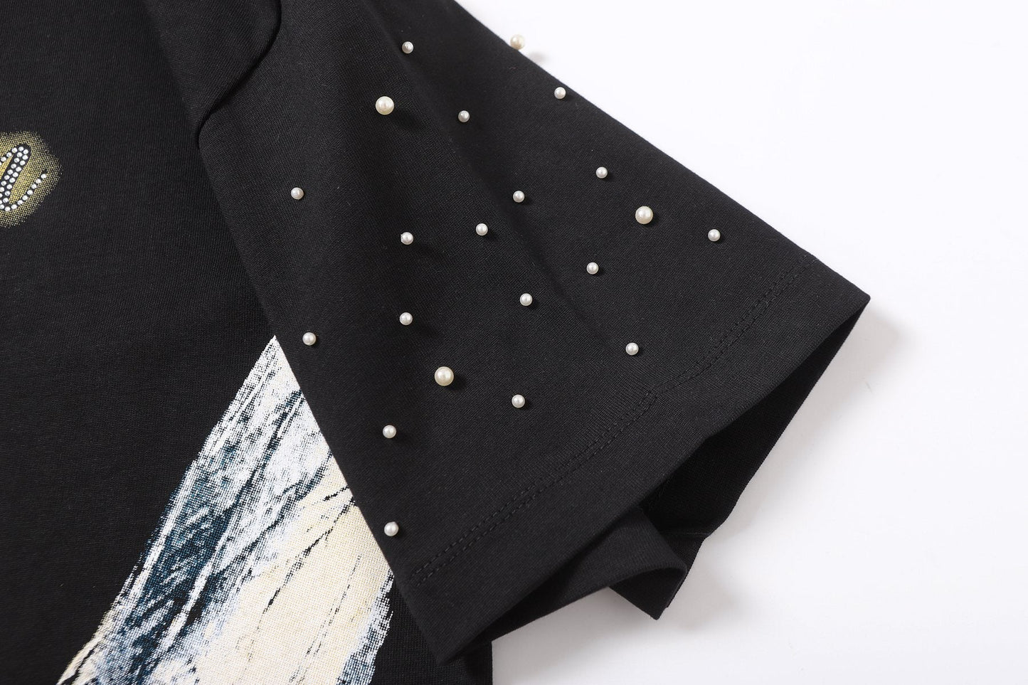 MIXED EMOTION Angel Graphic Pearl-Sleeve T-Shirt — detail