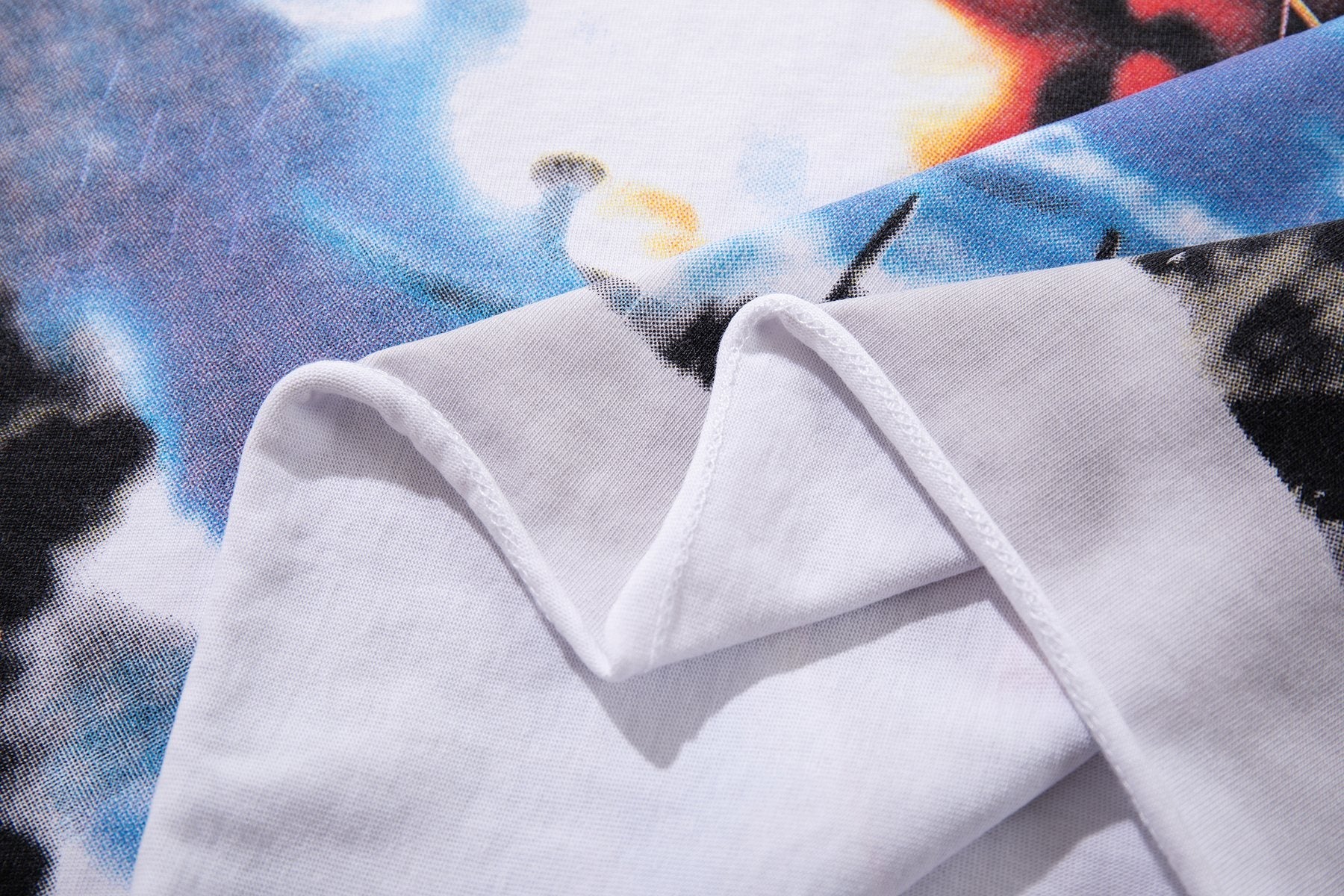MAJESTIK Cherub Graphic Short-Sleeve T-Shirt — detail