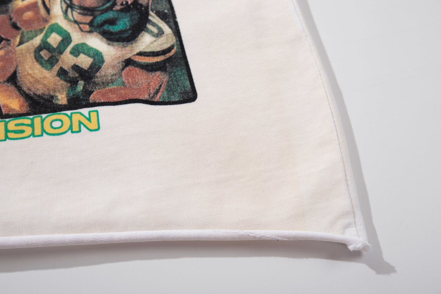 MAJESTIK Bulldog Football Graphic Short-Sleeve T-Shirt - White — detail