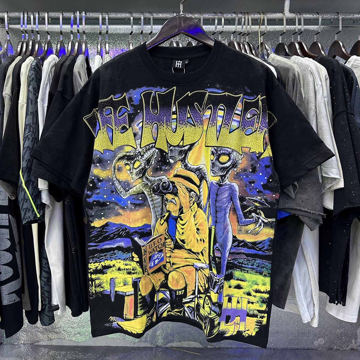 Life Hustlere Alien Graphic Short-Sleeve T-Shirt — context