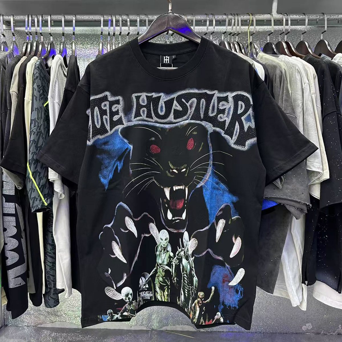 Life Hustlere Rhinestone Panther Graphic T-Shirt — context