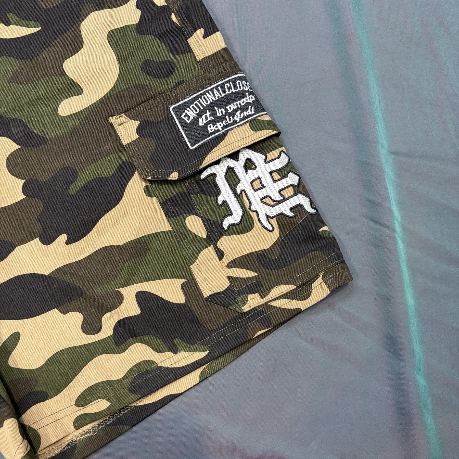 MIXED EMOTION Green Camouflage Embroidered Cargo Shorts — detail