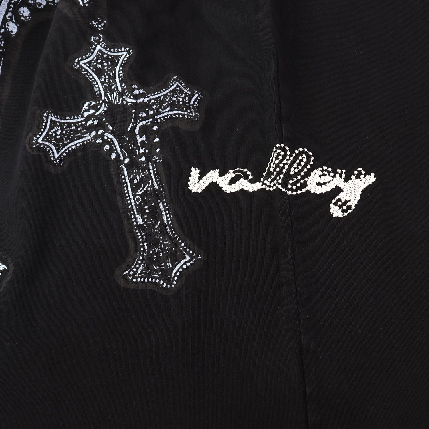 VALE USA Studded Cross Graphic T-Shirt — detail
