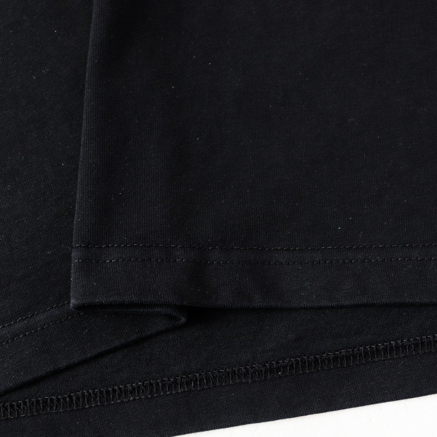 AMIRI The Chateau Badge Graphic T-Shirt — fabric_closeup