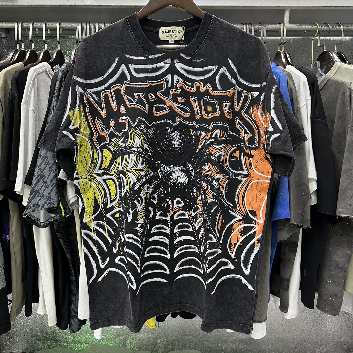 MAJESTIK Tarantula Graphic Short-Sleeve T-Shirt — context