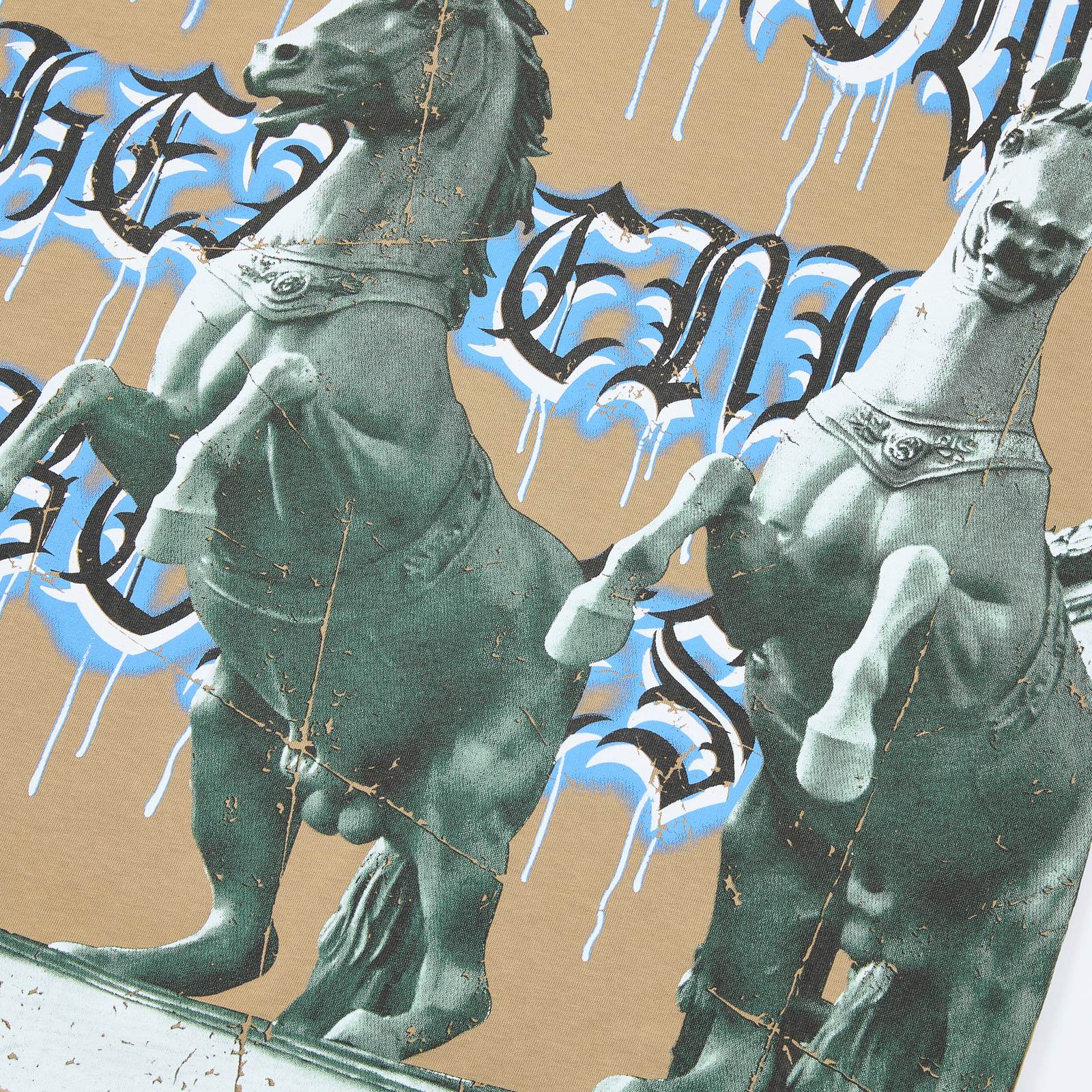 FIRST ROW Statue Horse Graphic T-Shirt — detail