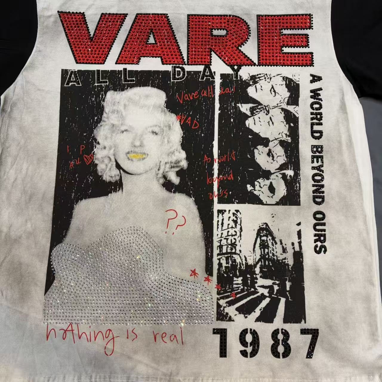 VARE ALL DAY Washed Contrast-Sleeve Graphic T-Shirt — detail