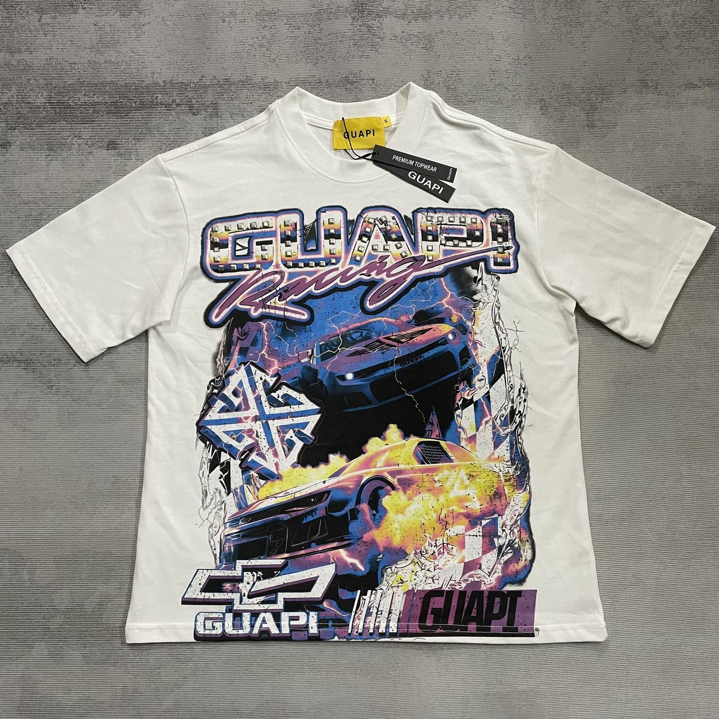 GUAPI Racing Car Graphic T-Shirt — front