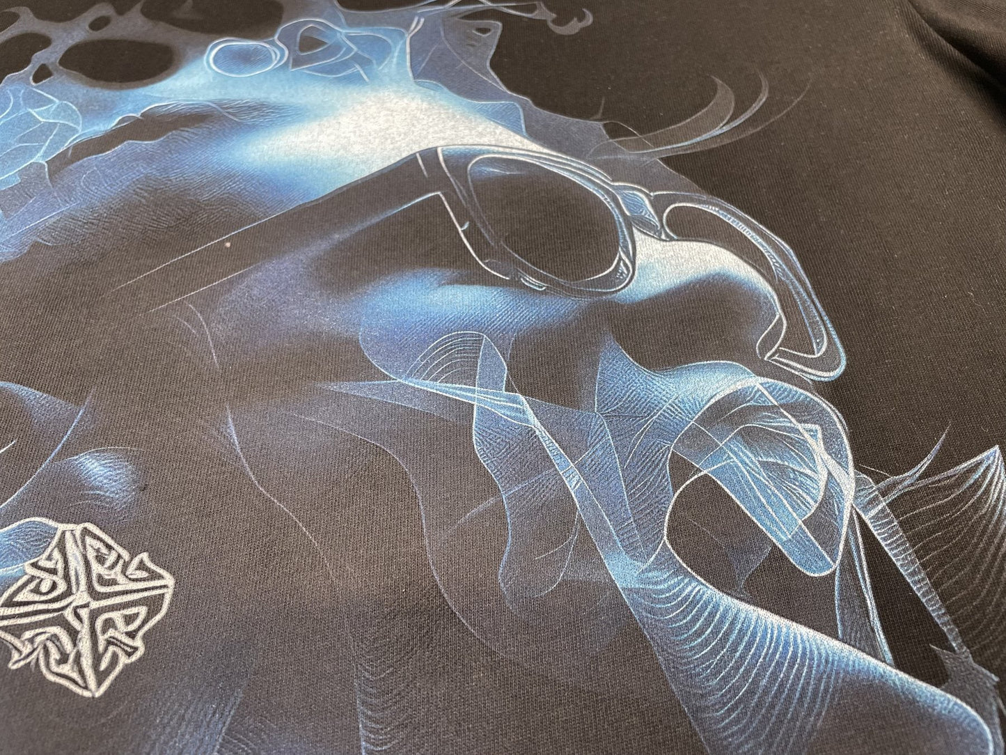 GUAPI Return of the Voice Graphic T-Shirt — detail