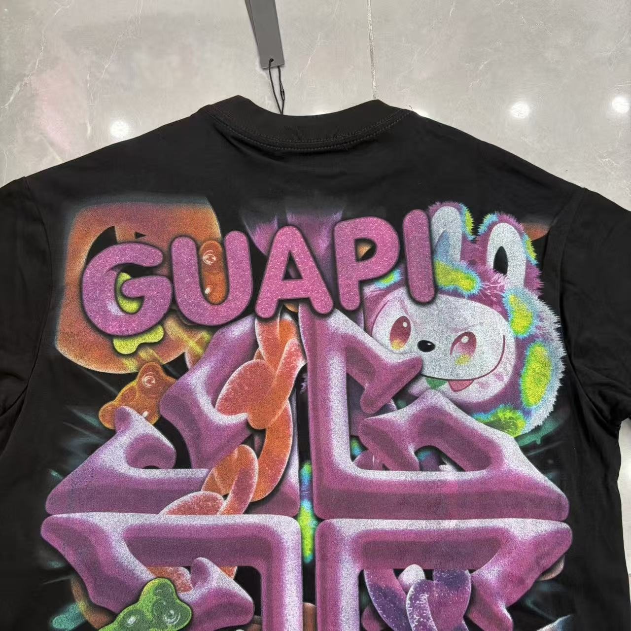 GUAPI Character Graphic Short-Sleeve T-Shirt — detail