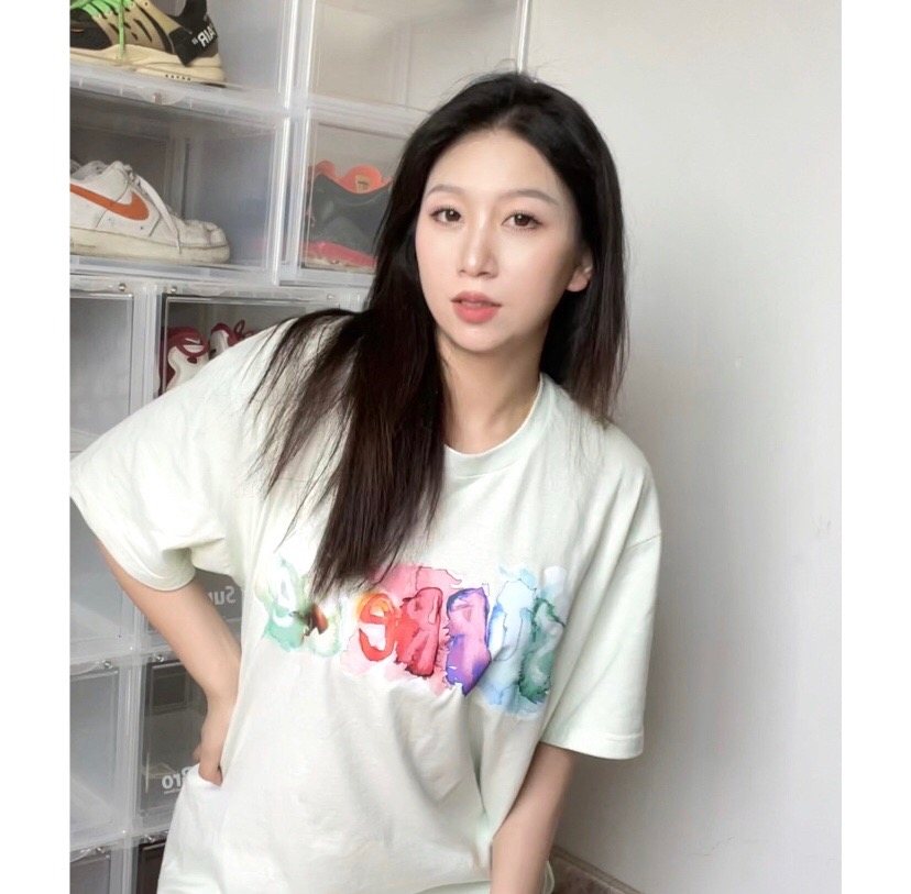 Supreme Watercolor Logo Graphic T-Shirt — model
