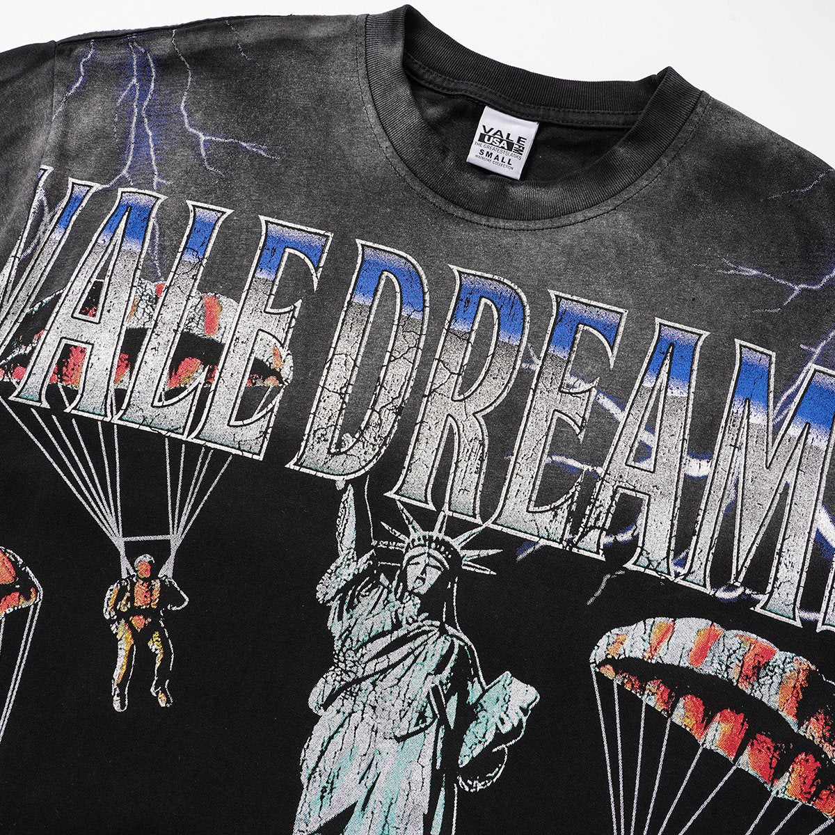 VALLEY Statue of Liberty Parachute Graphic T-Shirt — detail