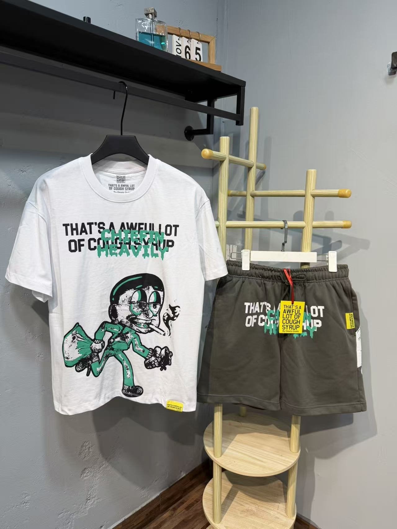 THAT'S A AWFUL LOT OF COUGH SYRUP Cartoon Short-Sleeve Set — front