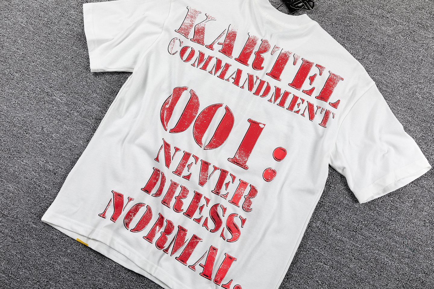 GUAPI Kartel Commandment Graphic T-Shirt — detail
